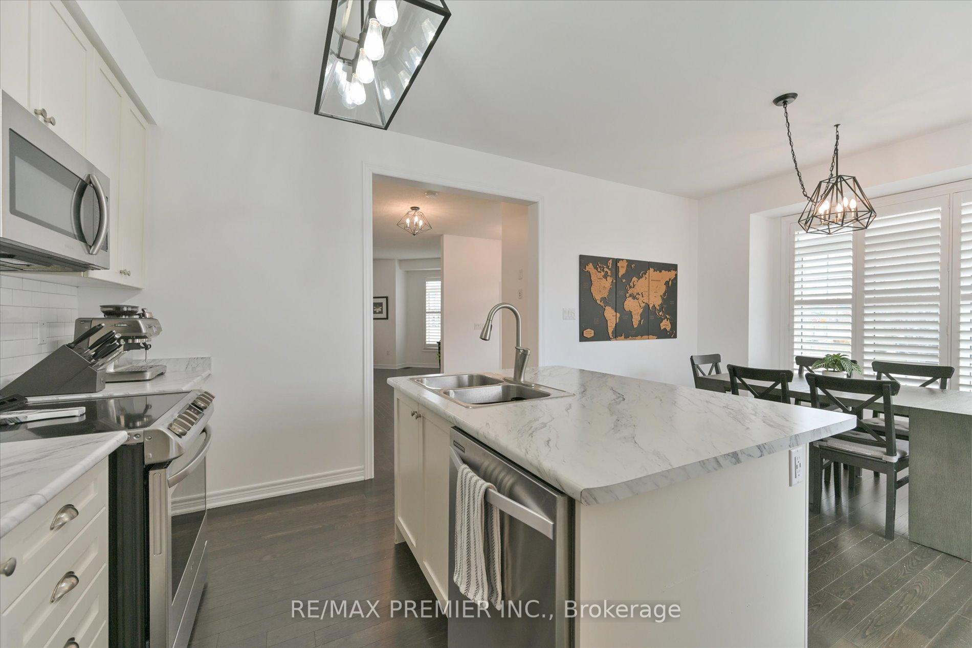 Photo 17 of 111 East's Corners Boulevard, Vaughan, Kleinburg — HOMEH