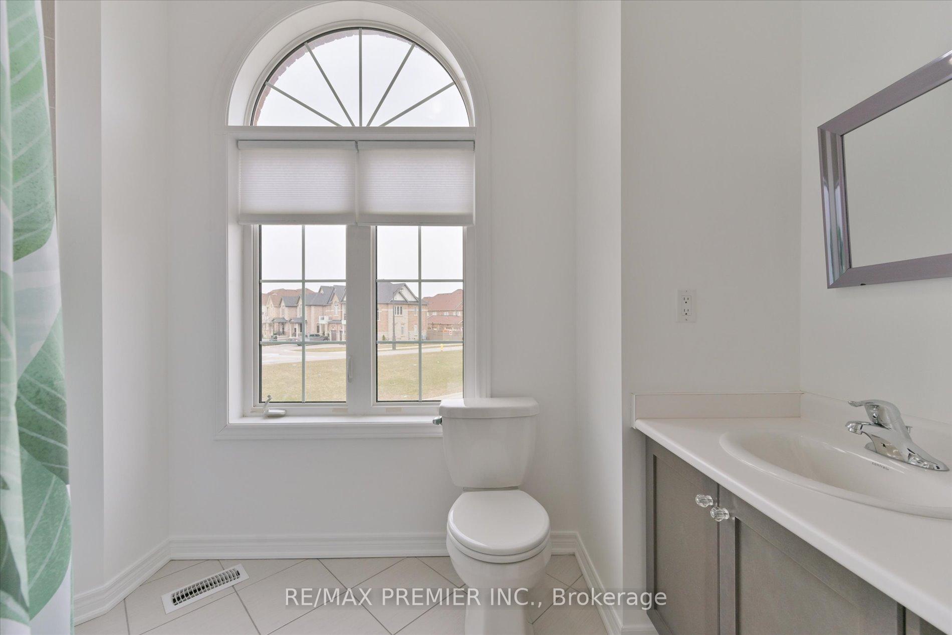 Photo 27 of 111 East's Corners Boulevard, Vaughan, Kleinburg — HOMEH