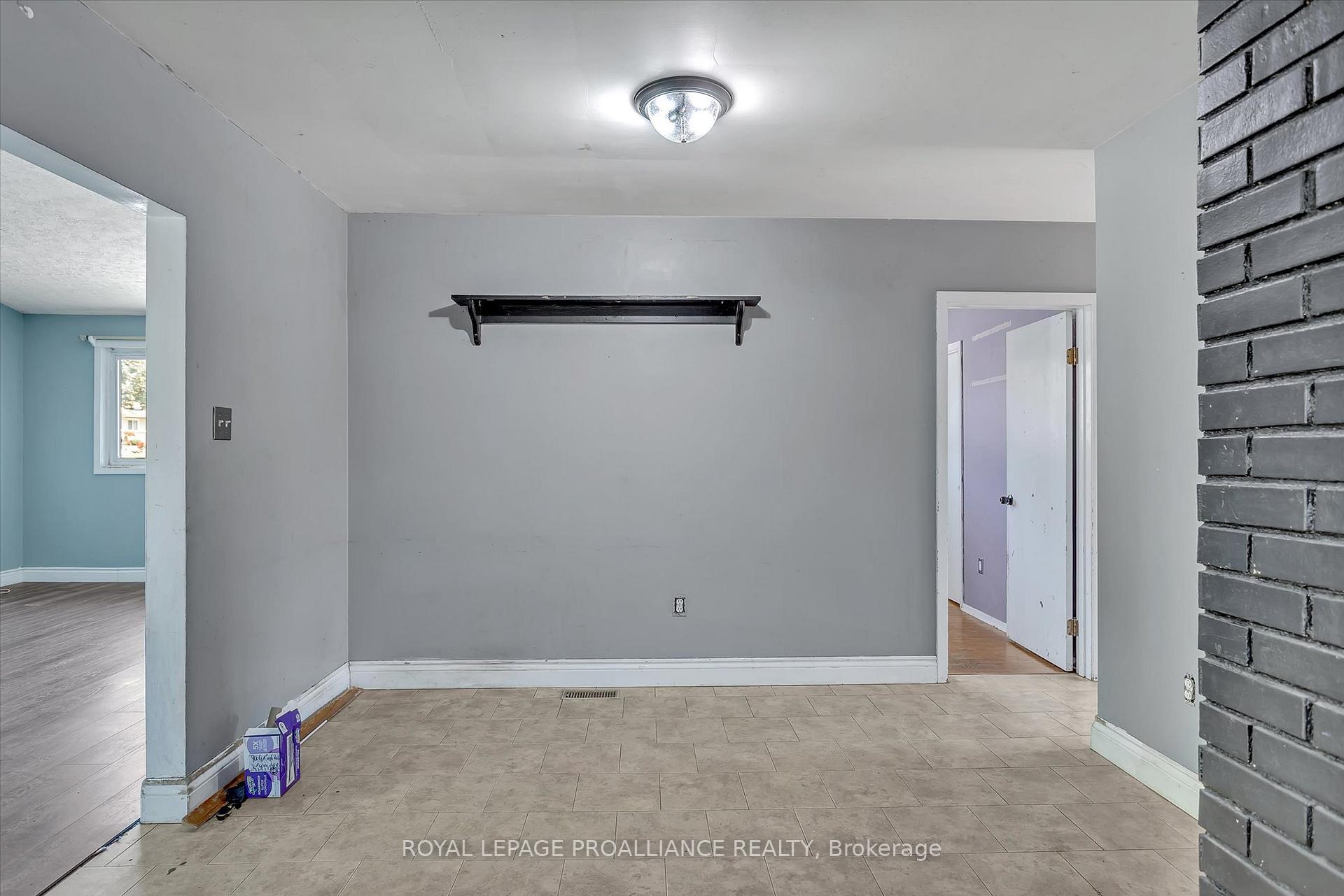Photo 11 of 1182 Milburn Street, Peterborough, Northcrest Ward 5 — HOMEH