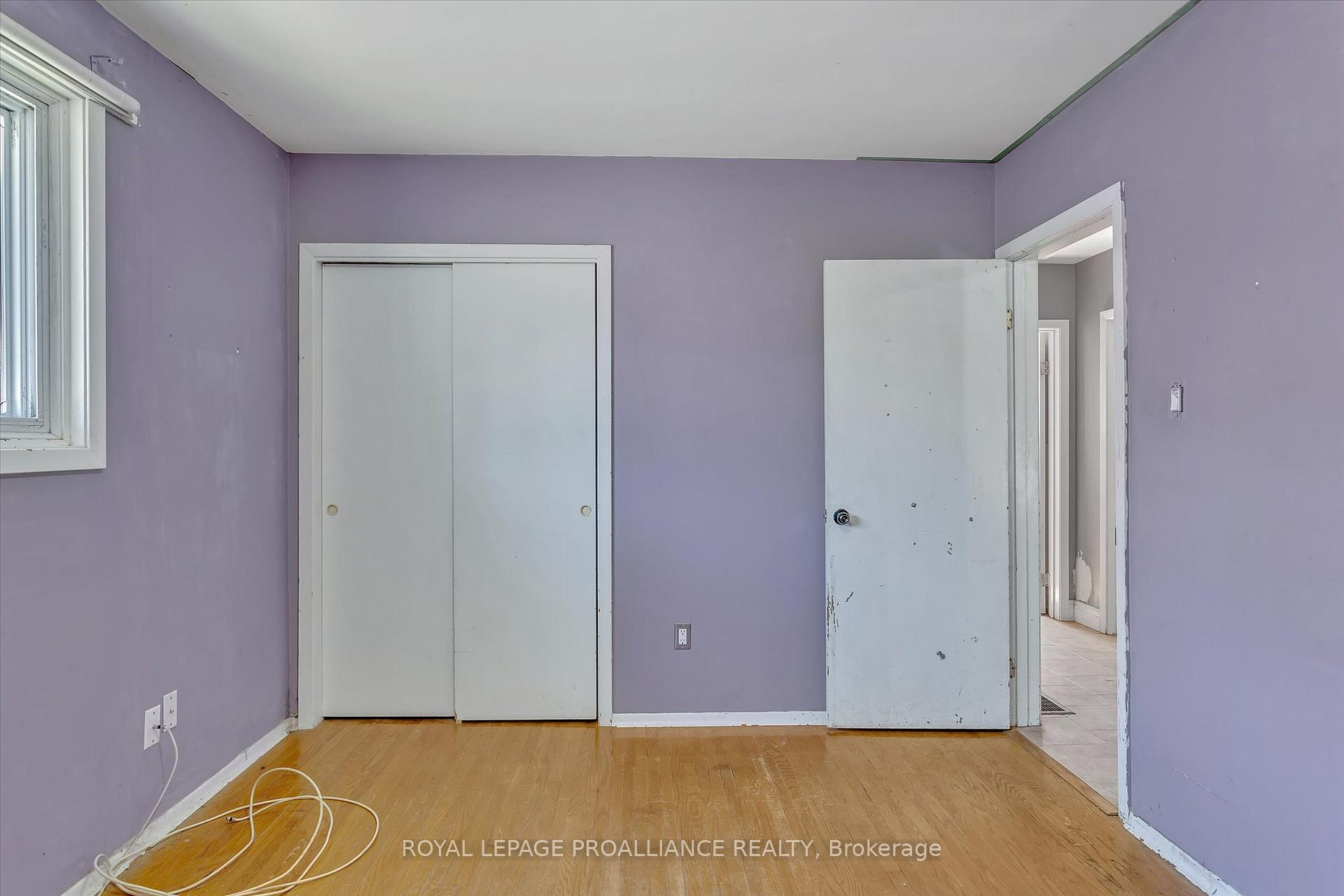 Photo 14 of 1182 Milburn Street, Peterborough, Northcrest Ward 5 — HOMEH