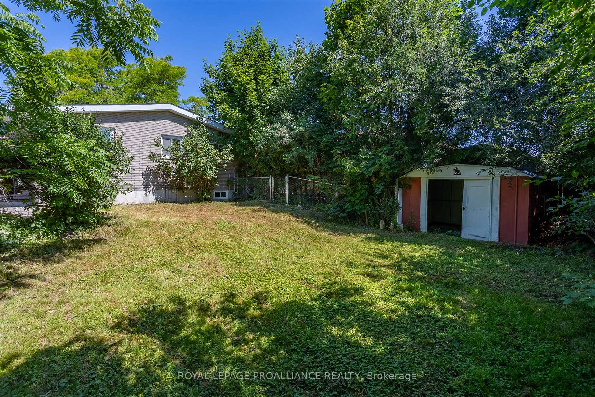 Photo 32 of 1182 Milburn Street, Peterborough, Northcrest Ward 5 — HOMEH