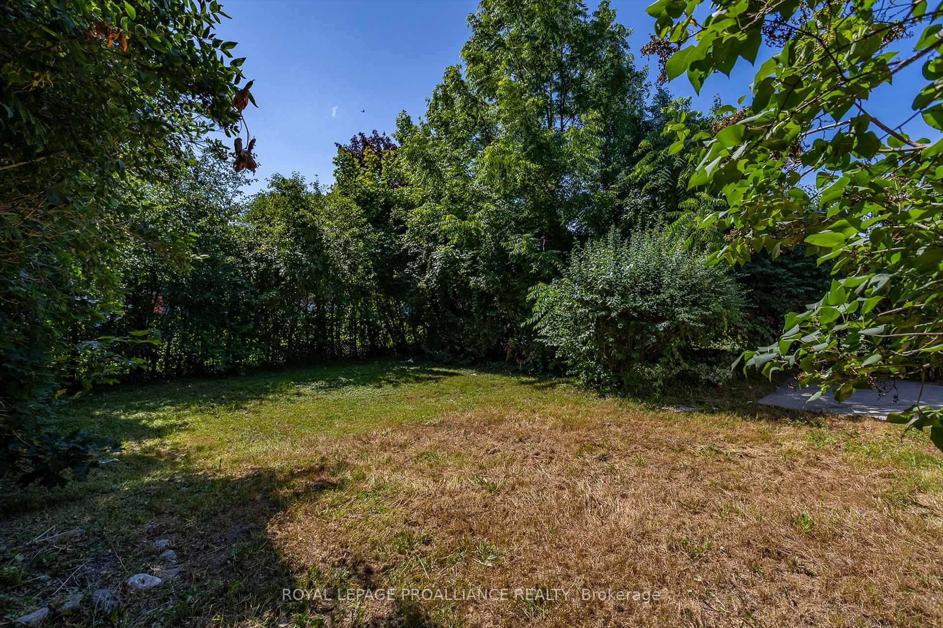 Photo 33 of 1182 Milburn Street, Peterborough, Northcrest Ward 5 — HOMEH