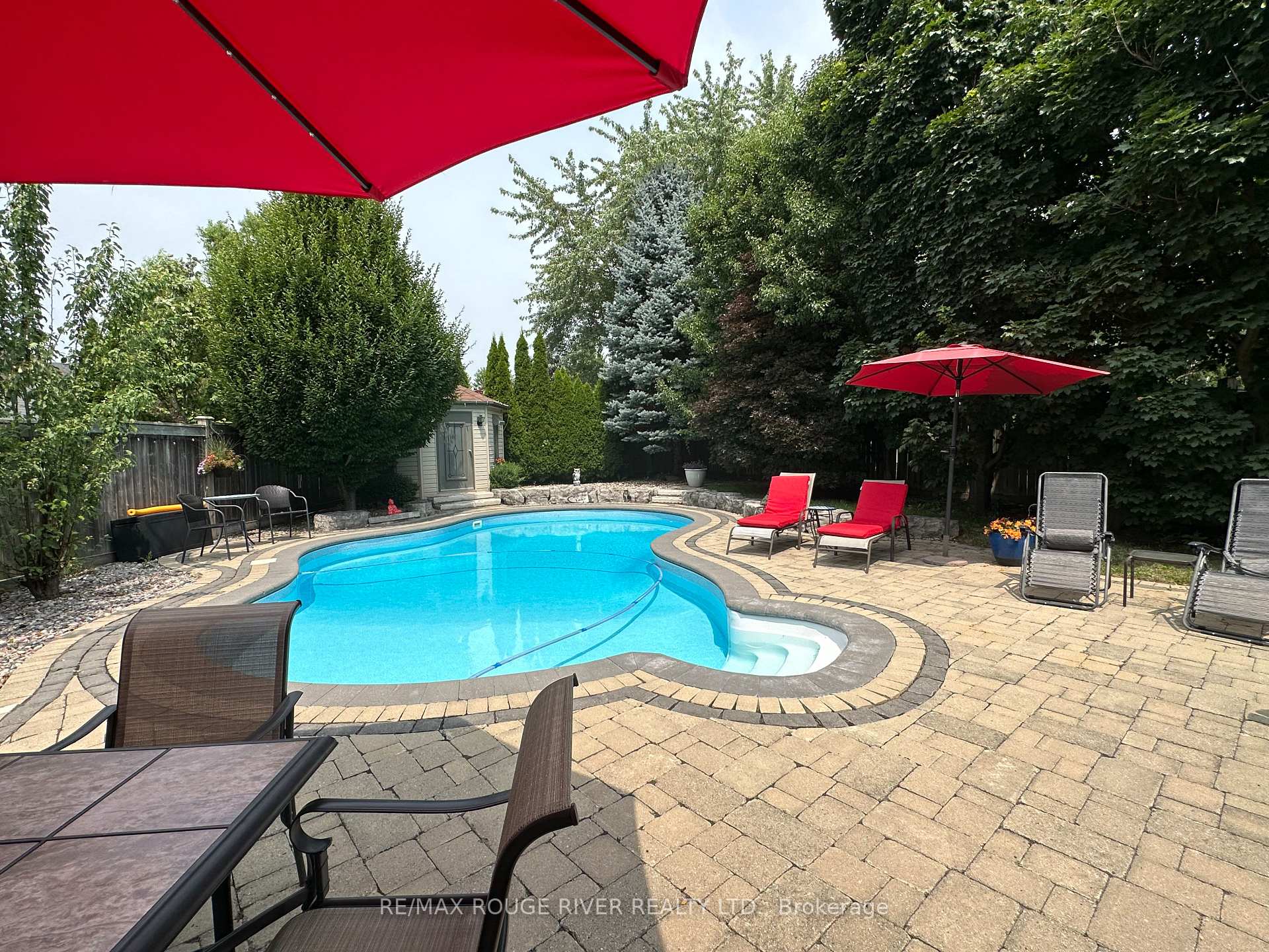 Photo 4 of 56 Hanson Crescent, Whitby, Brooklin — HOMEH
