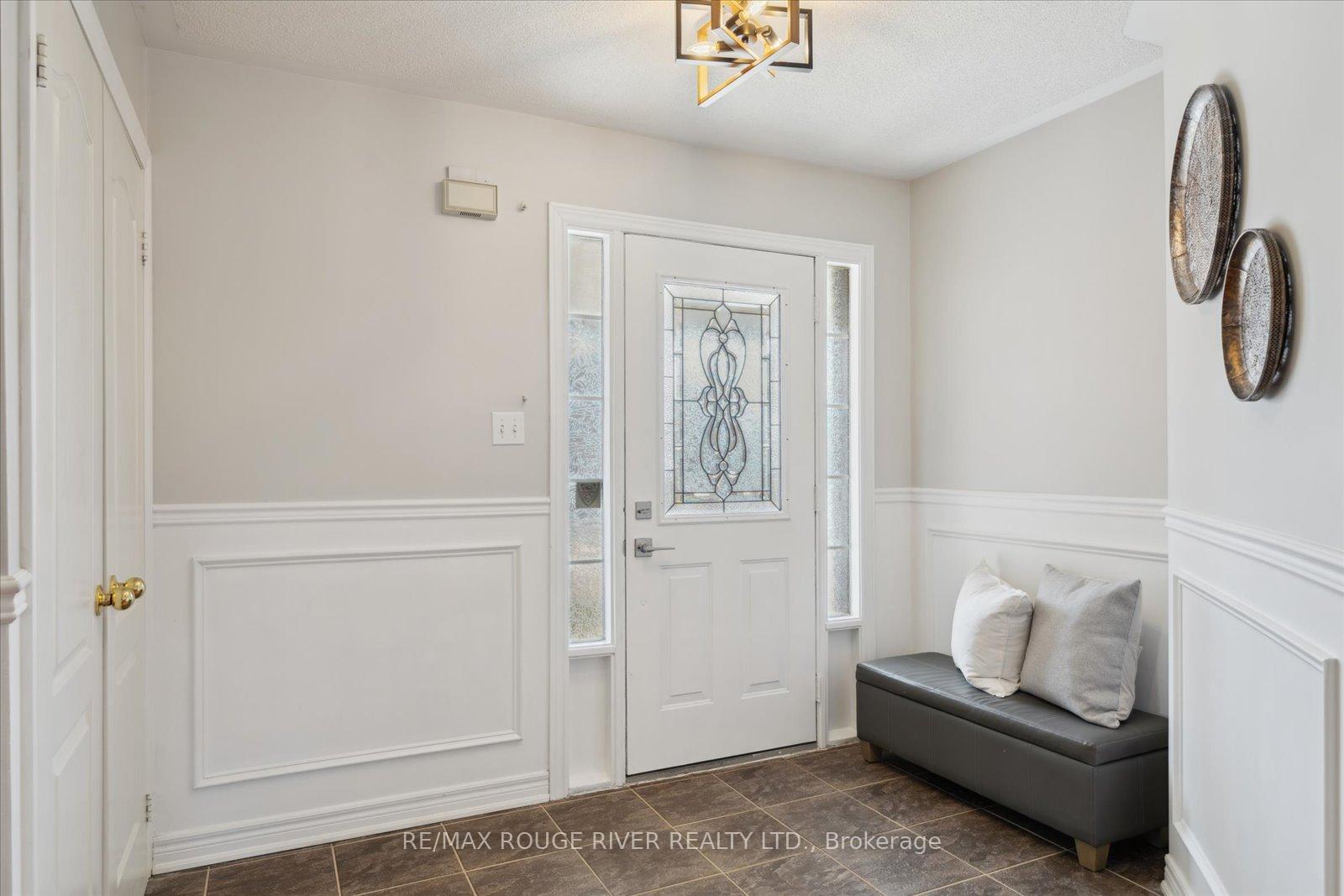 Photo 8 of 56 Hanson Crescent, Whitby, Brooklin — HOMEH