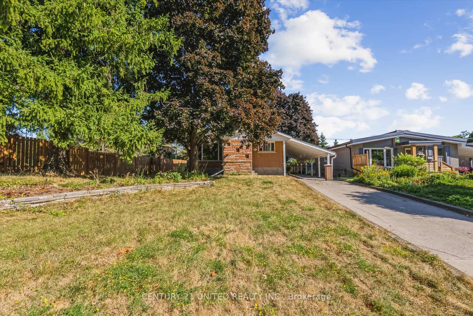 Photo 4 of 521 Raymond Street, Peterborough, Northcrest Ward 5 — HOMEH