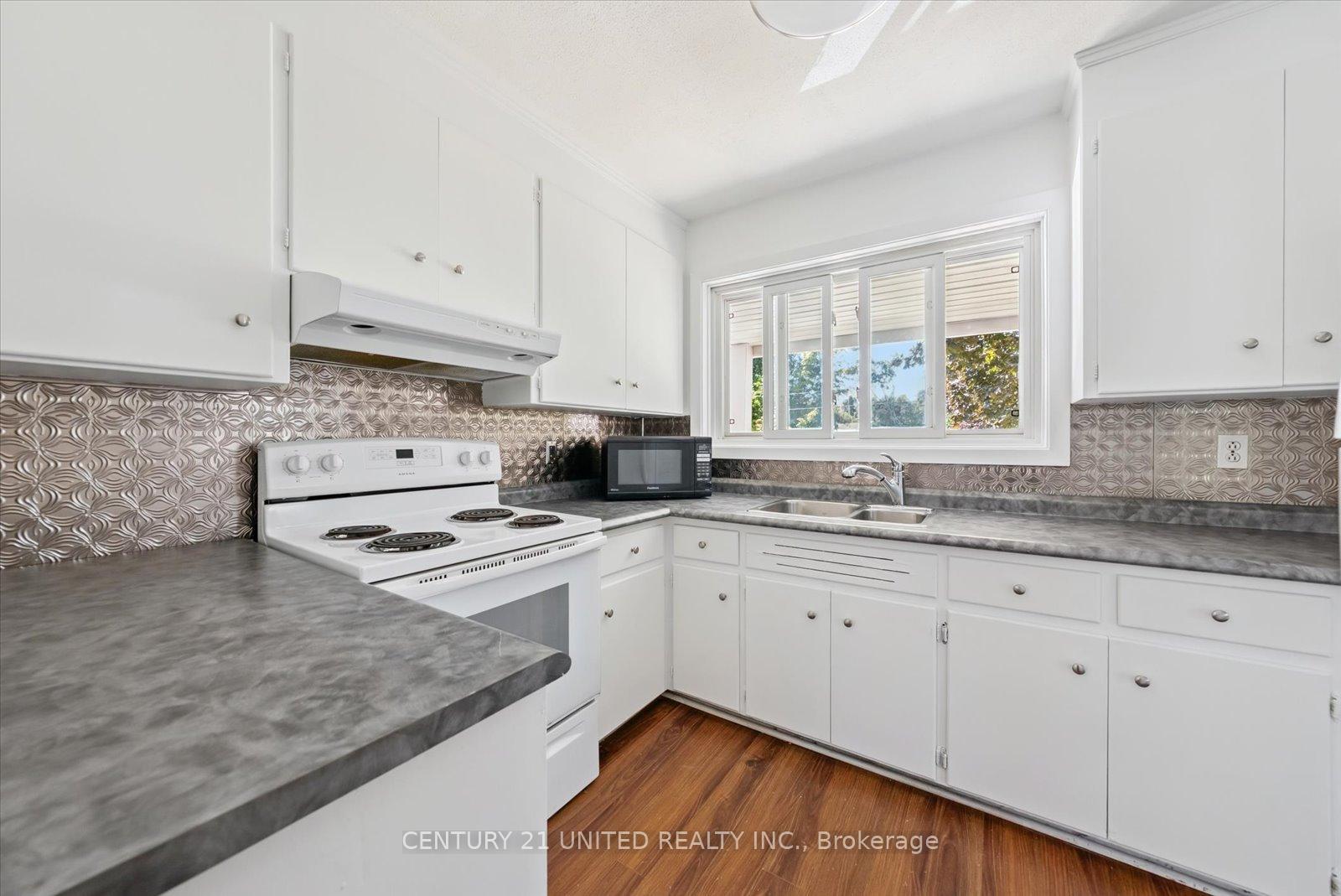 Photo 13 of 521 Raymond Street, Peterborough, Northcrest Ward 5 — HOMEH