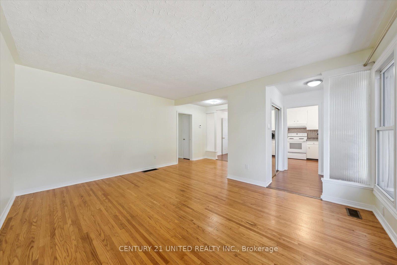 Photo 20 of 521 Raymond Street, Peterborough, Northcrest Ward 5 — HOMEH