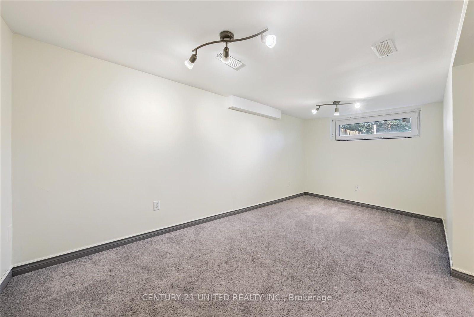 Photo 33 of 521 Raymond Street, Peterborough, Northcrest Ward 5 — HOMEH