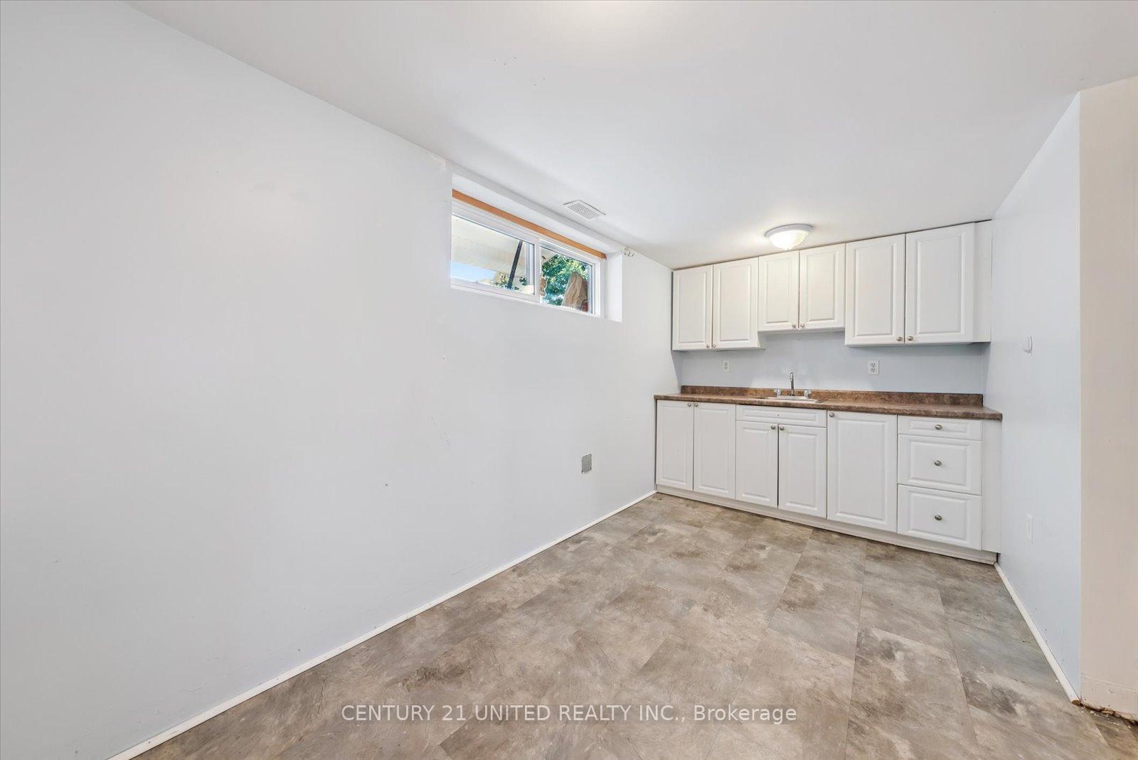 Photo 35 of 521 Raymond Street, Peterborough, Northcrest Ward 5 — HOMEH
