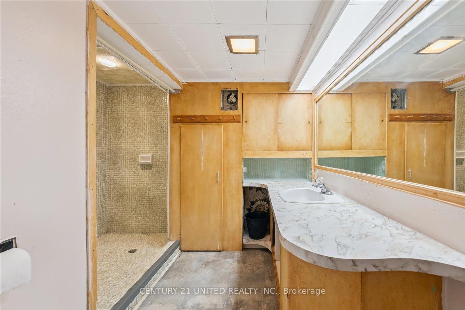 Photo 42 of 521 Raymond Street, Peterborough, Northcrest Ward 5 — HOMEH