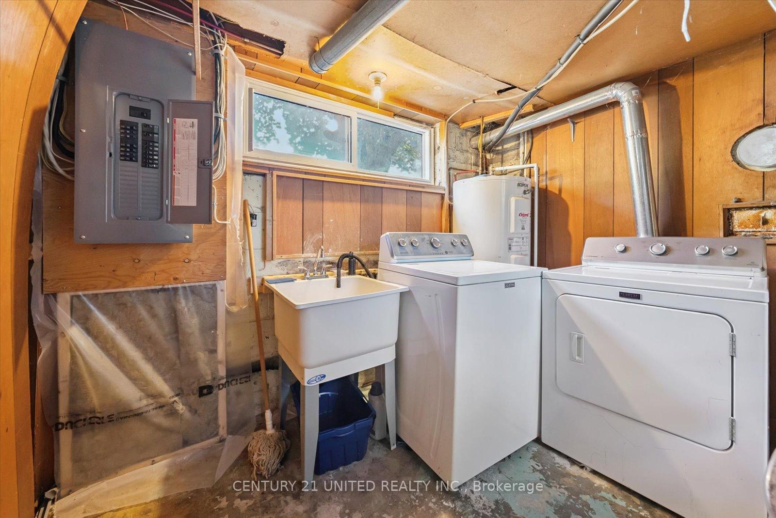 Photo 43 of 521 Raymond Street, Peterborough, Northcrest Ward 5 — HOMEH