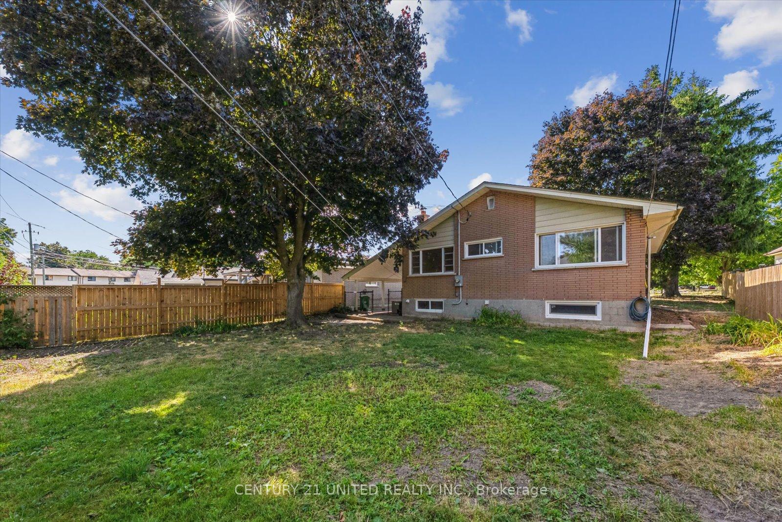 Photo 46 of 521 Raymond Street, Peterborough, Northcrest Ward 5 — HOMEH