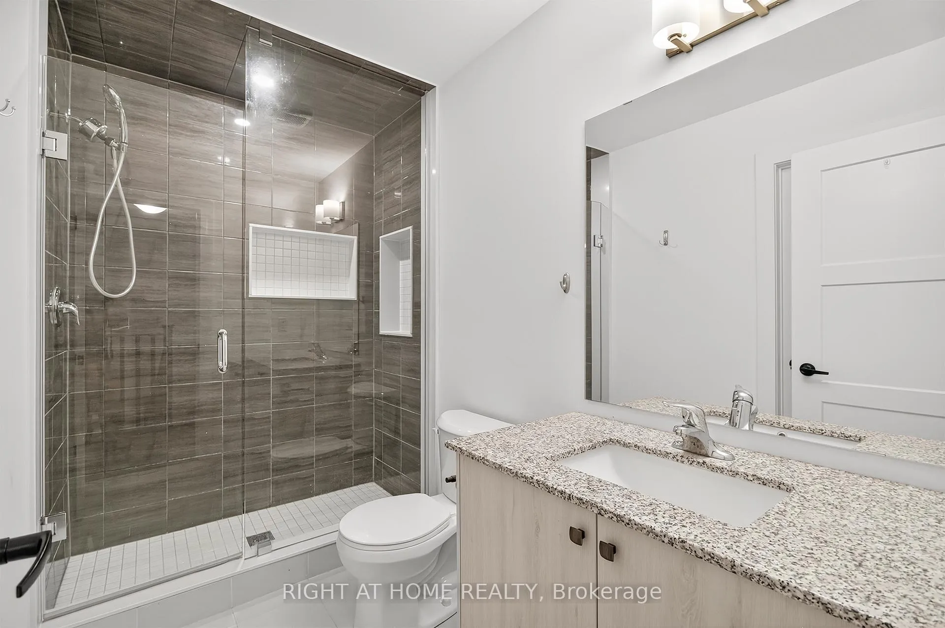 Photo 31 of 29 Wagon Lane, Barrie, Rural Barrie Southeast — HOMEH