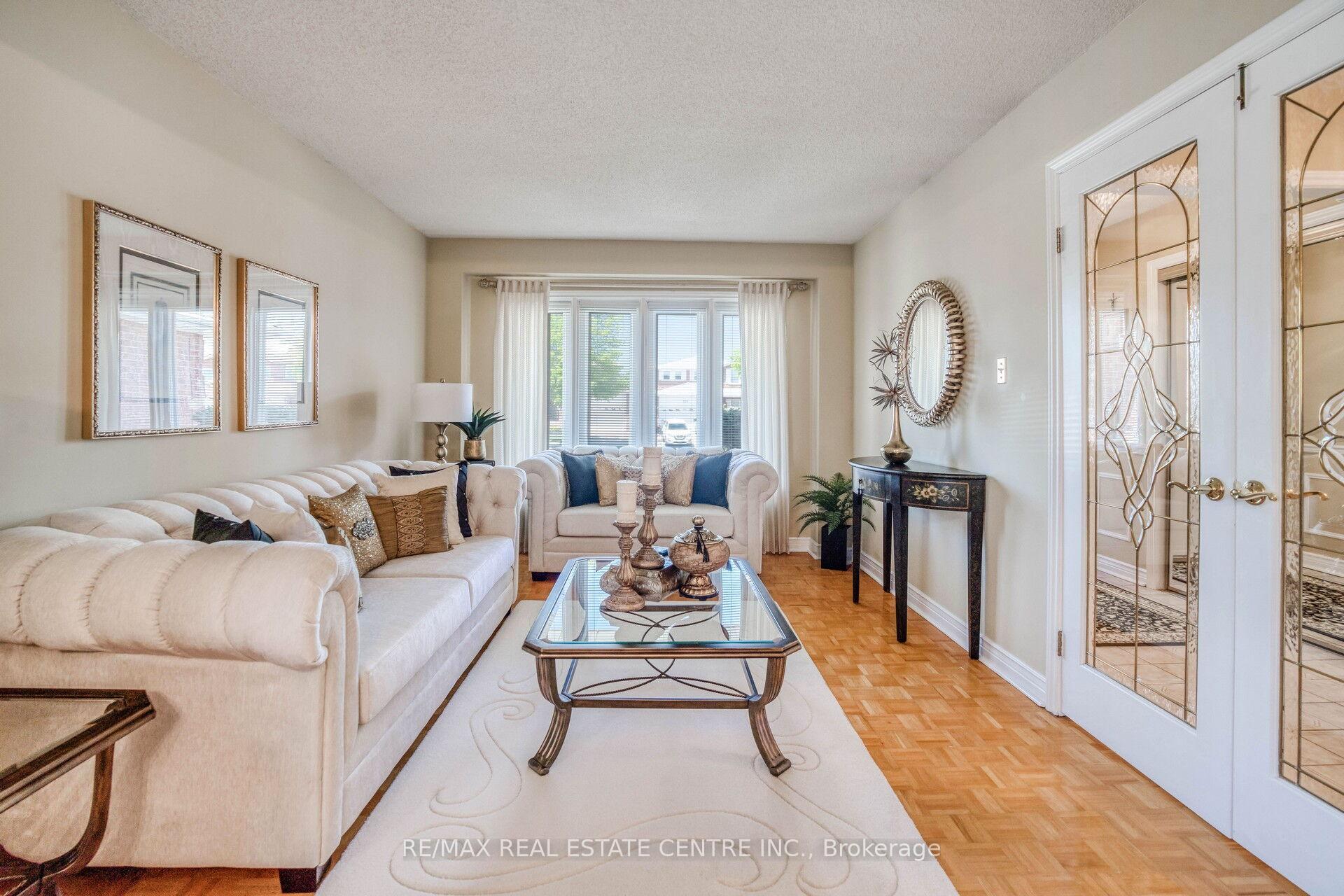 Photo 6 of 29 Janus Place, Vaughan, West Woodbridge — HOMEH