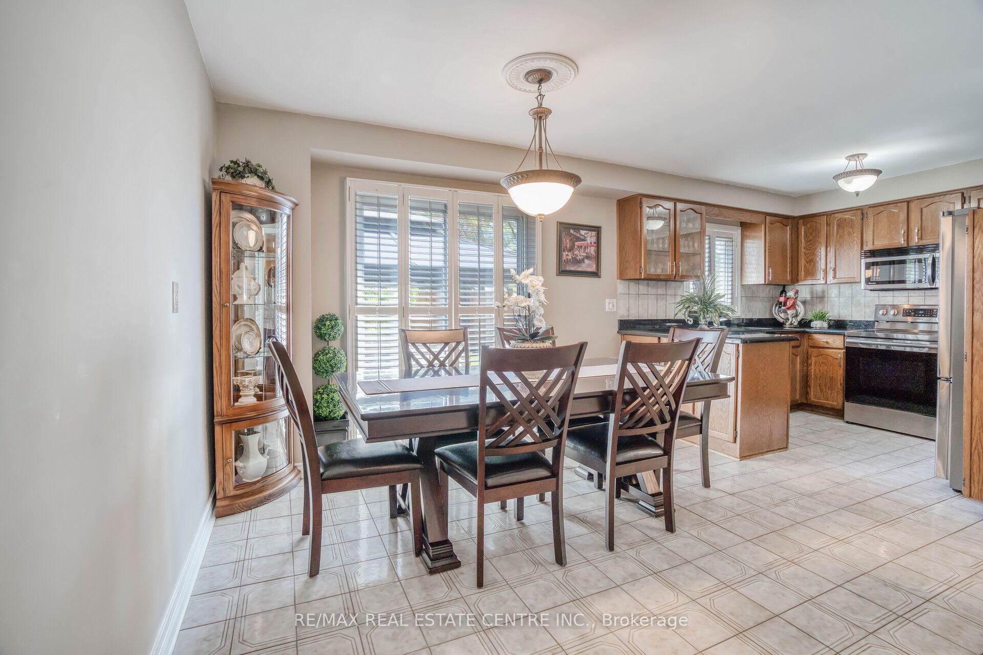 Photo 9 of 29 Janus Place, Vaughan, West Woodbridge — HOMEH