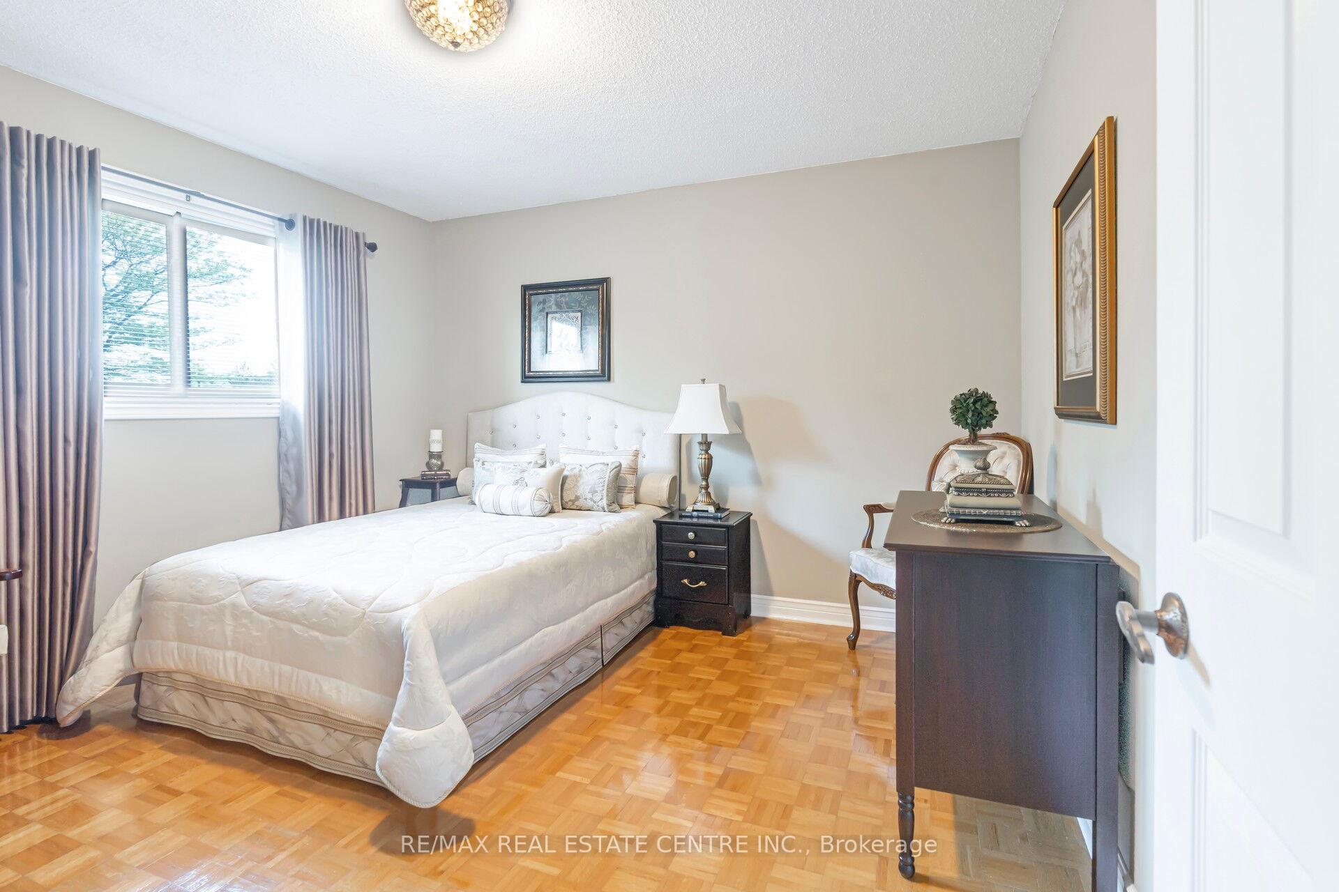 Photo 24 of 29 Janus Place, Vaughan, West Woodbridge — HOMEH