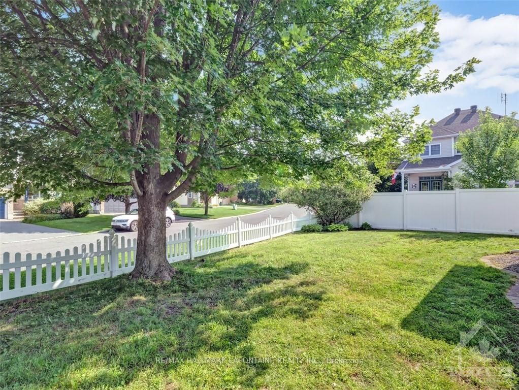 Photo 3 of 1801 Northlands Drive, Ottawa, Fallingbrook/Gardenway South — HOMEH