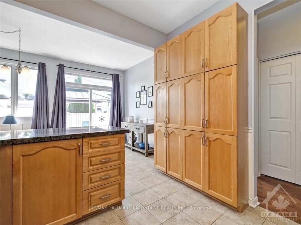 Photo 13 of 1801 Northlands Drive, Ottawa, Fallingbrook/Gardenway South — HOMEH