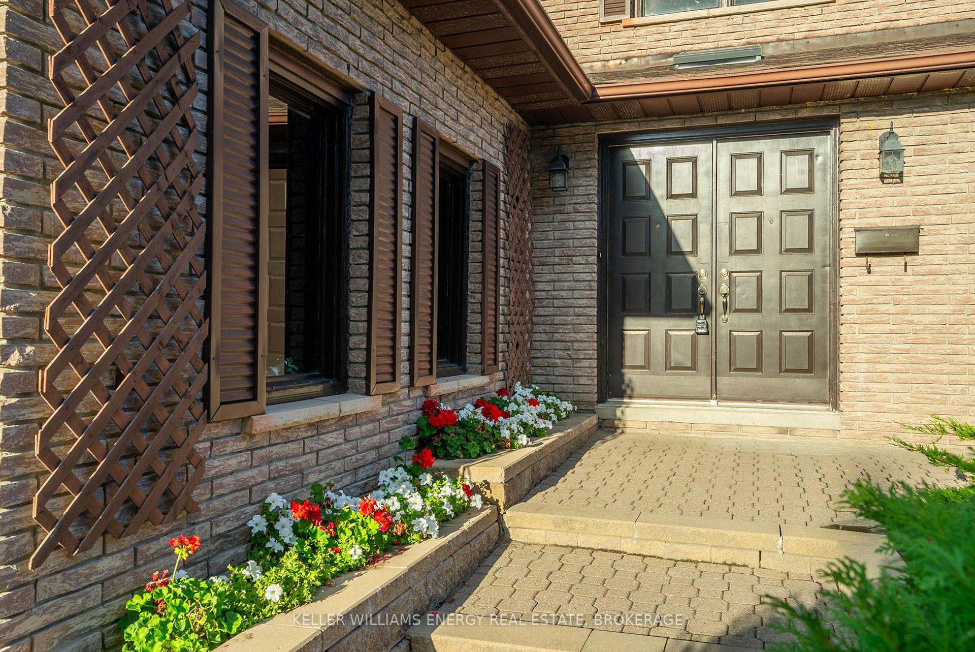 Photo 3 of 569 Prestwick Drive, Oshawa, McLaughlin — HOMEH