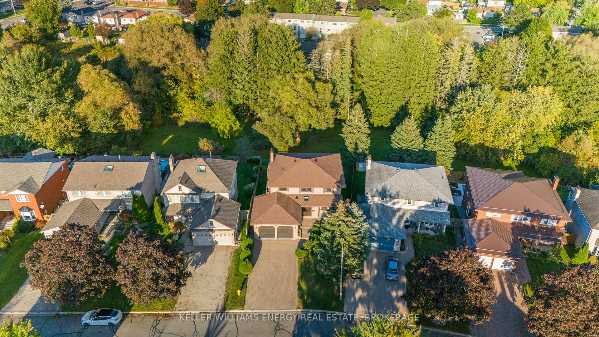 Photo 4 of 569 Prestwick Drive, Oshawa, McLaughlin — HOMEH