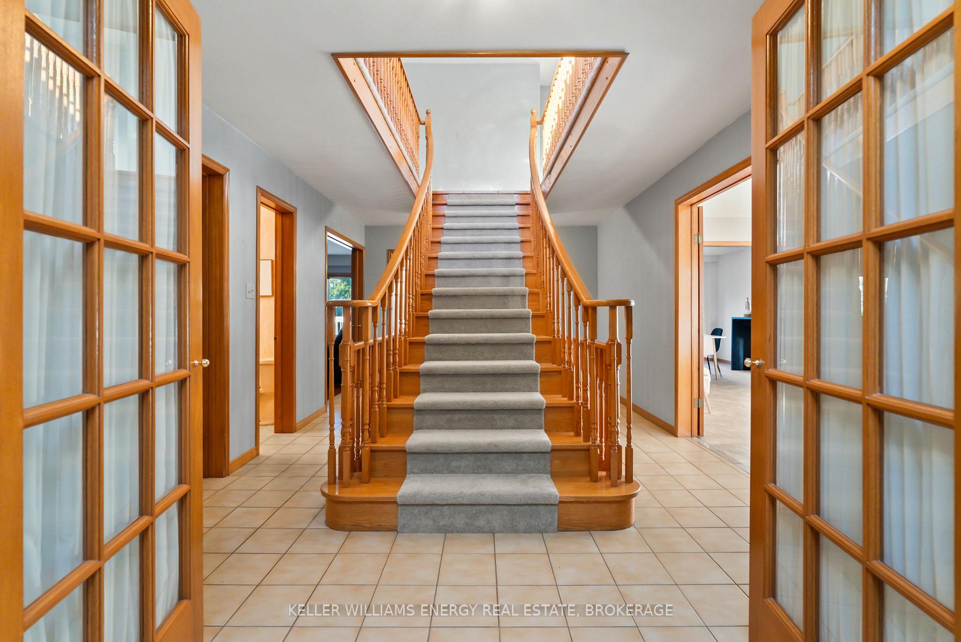 Photo 7 of 569 Prestwick Drive, Oshawa, McLaughlin — HOMEH