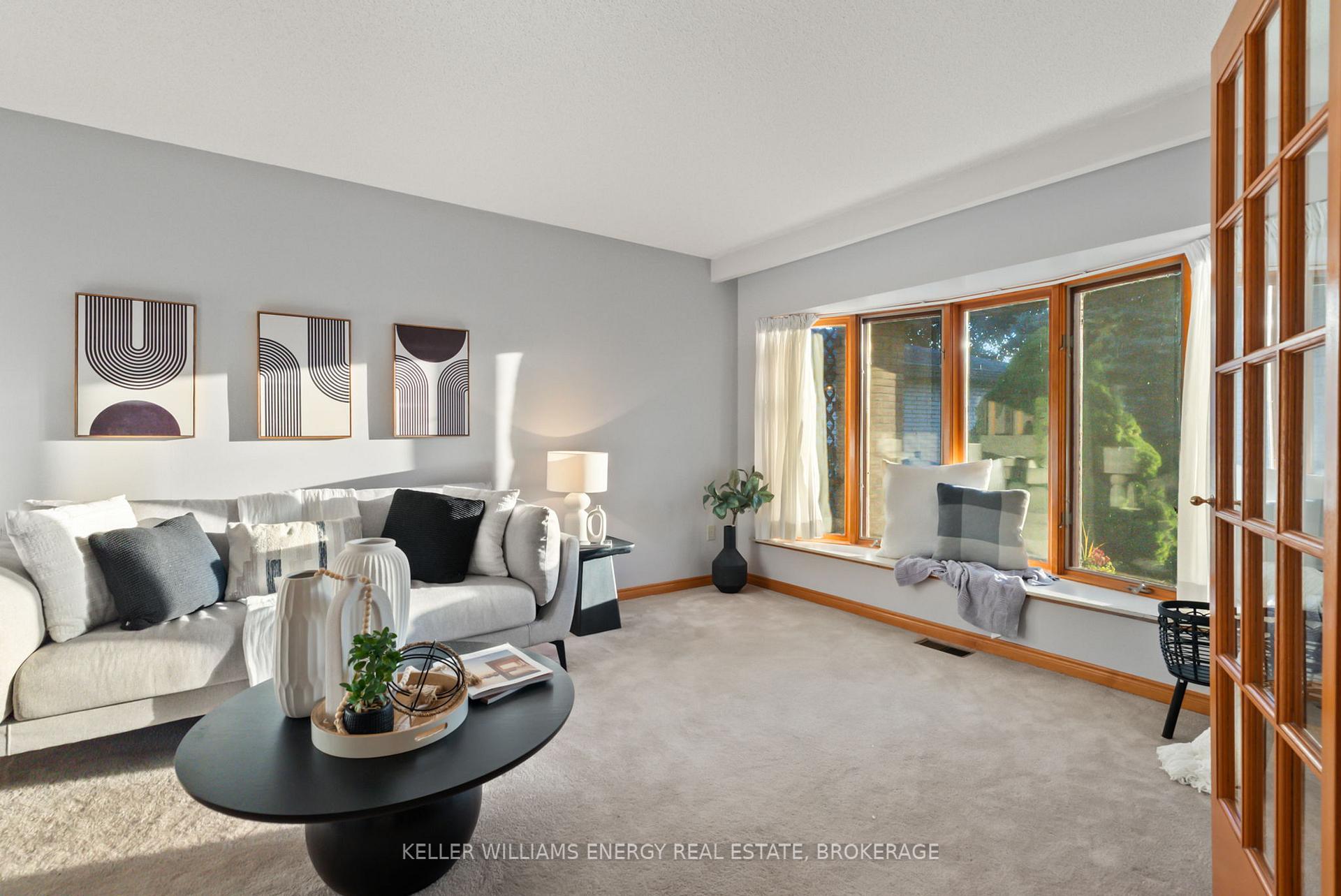 Photo 9 of 569 Prestwick Drive, Oshawa, McLaughlin — HOMEH