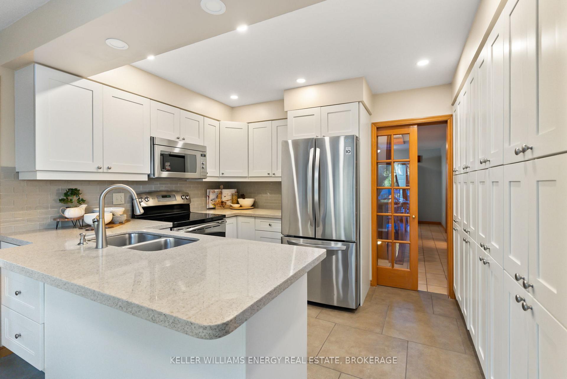 Photo 13 of 569 Prestwick Drive, Oshawa, McLaughlin — HOMEH