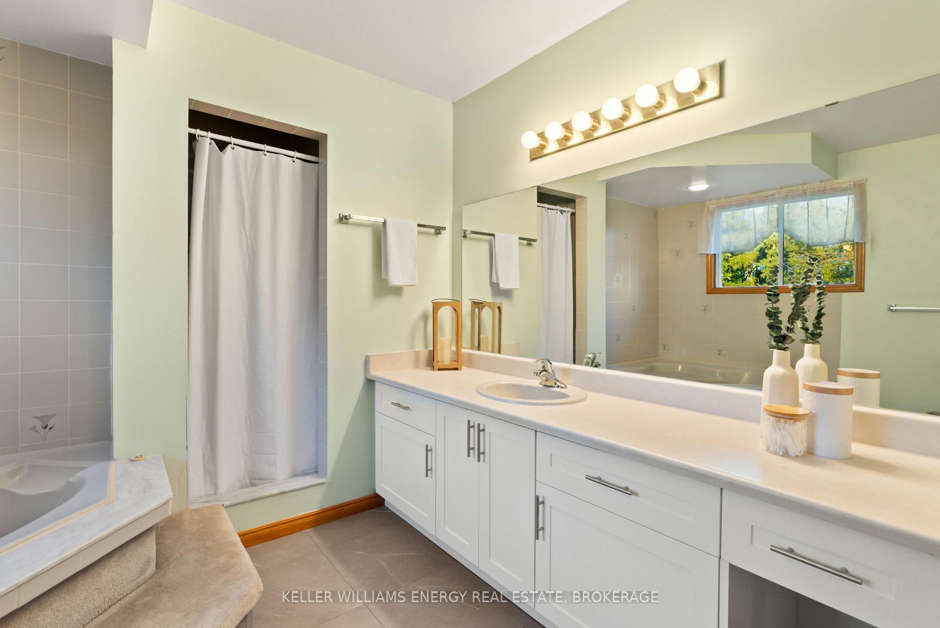 Photo 26 of 569 Prestwick Drive, Oshawa, McLaughlin — HOMEH