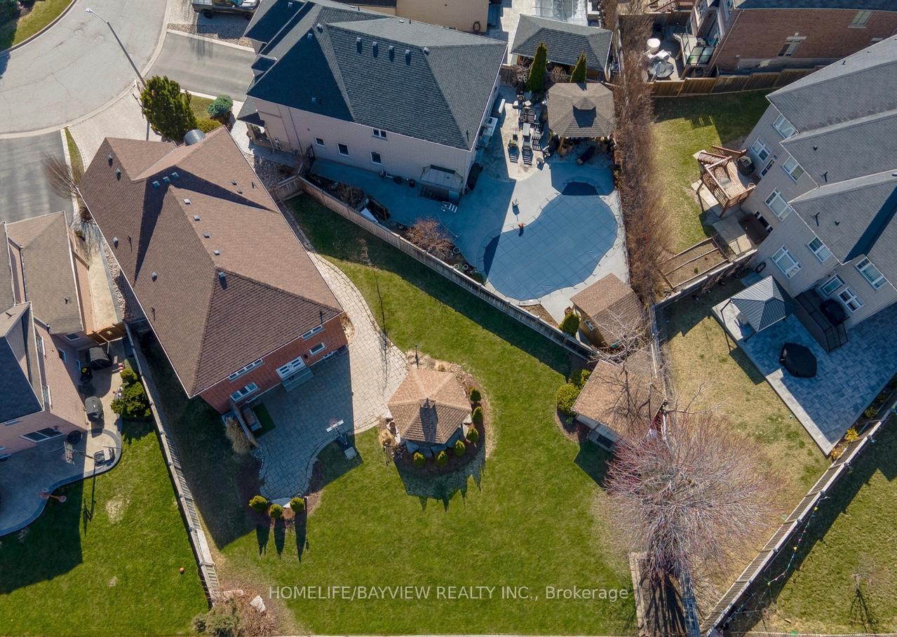 Photo 2 of 33 Tiana Court, Vaughan, Vellore Village — HOMEH