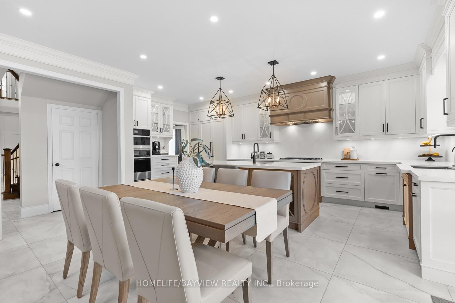 Photo 10 of 33 Tiana Court, Vaughan, Vellore Village — HOMEH