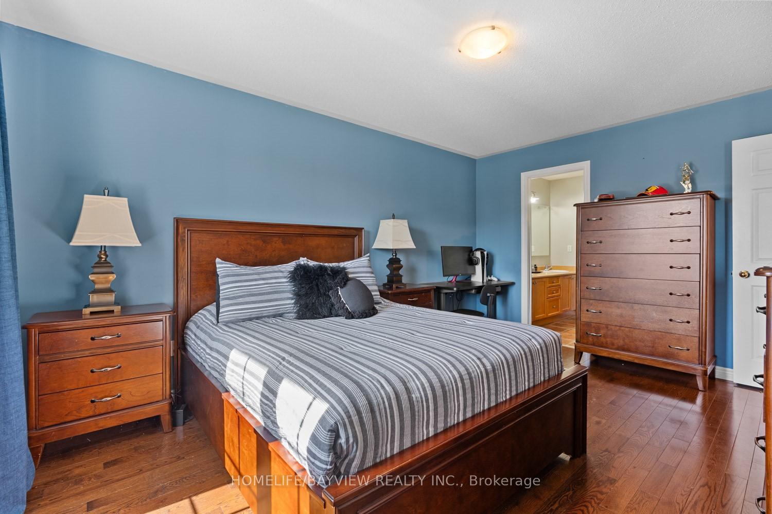 Photo 18 of 33 Tiana Court, Vaughan, Vellore Village — HOMEH