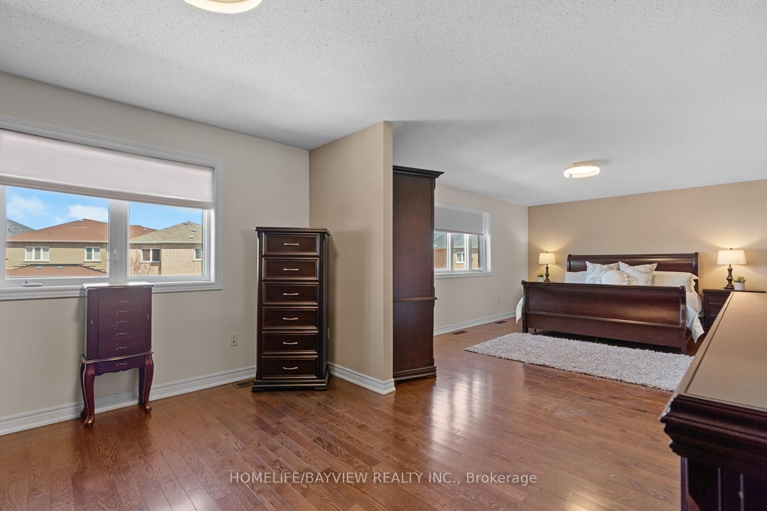 Photo 20 of 33 Tiana Court, Vaughan, Vellore Village — HOMEH