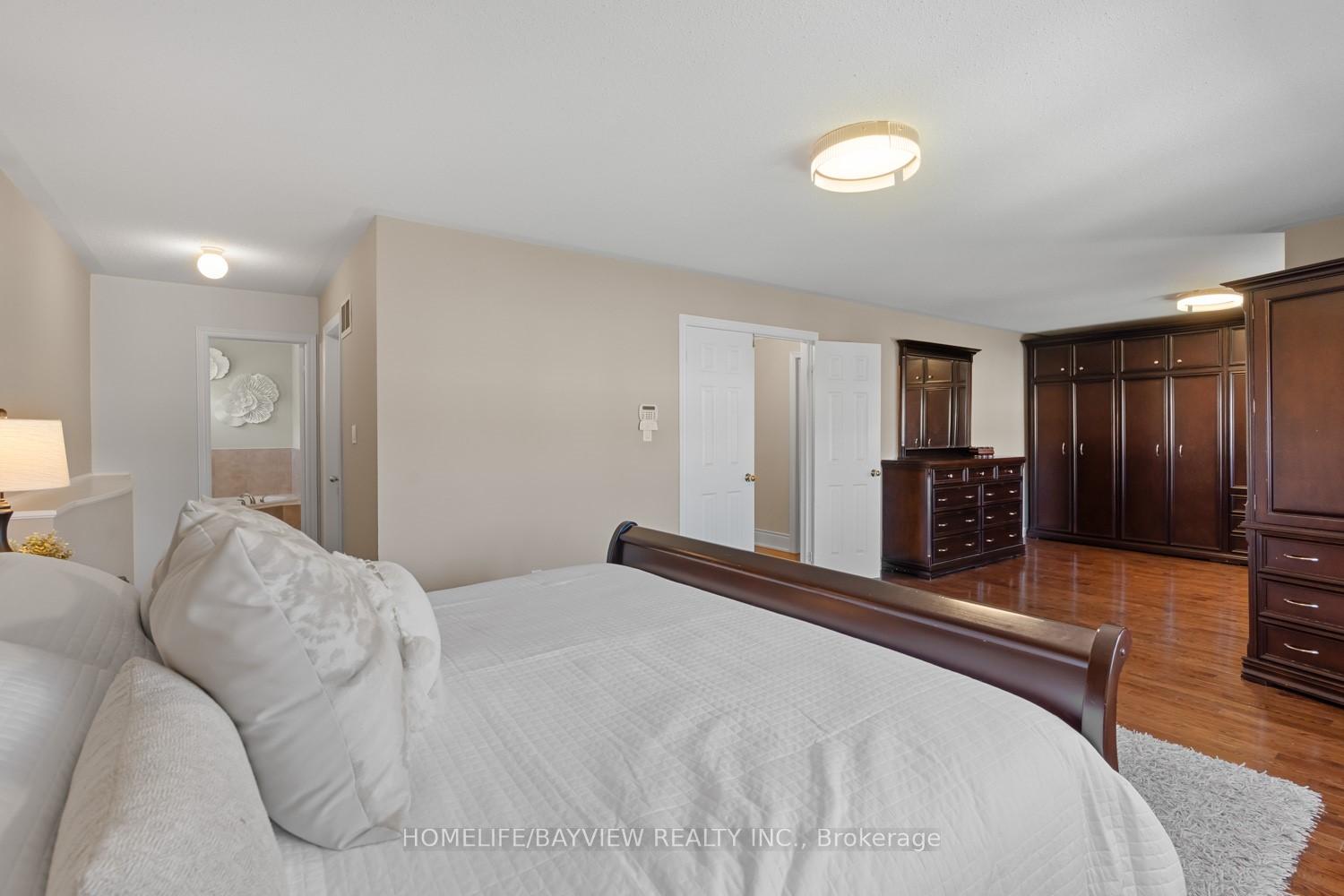 Photo 21 of 33 Tiana Court, Vaughan, Vellore Village — HOMEH