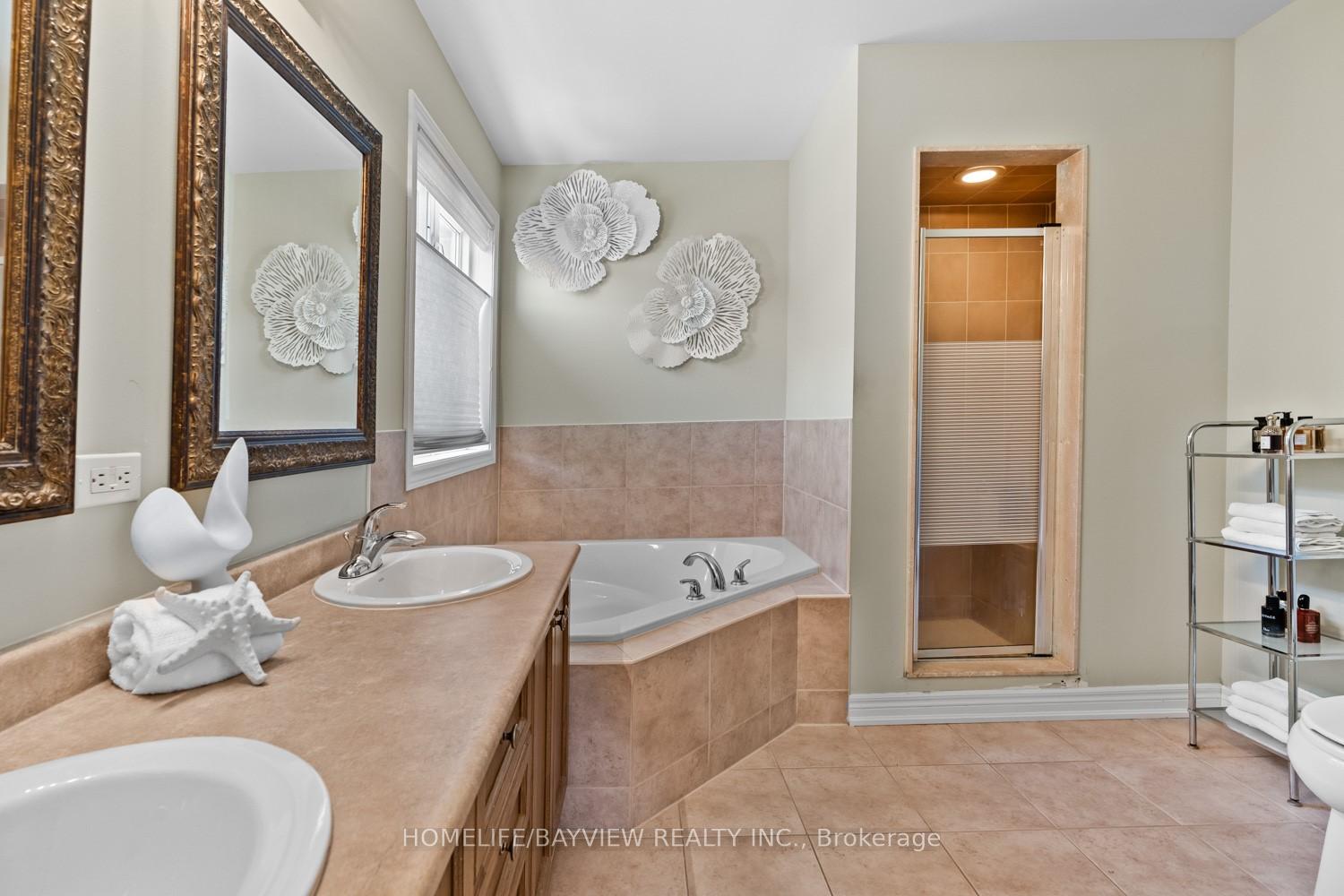 Photo 23 of 33 Tiana Court, Vaughan, Vellore Village — HOMEH