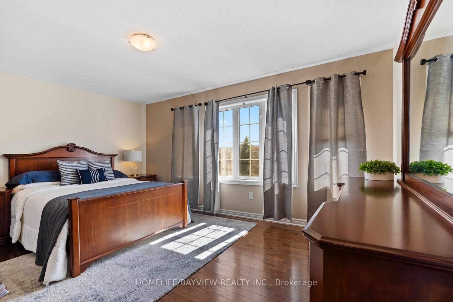 Photo 25 of 33 Tiana Court, Vaughan, Vellore Village — HOMEH