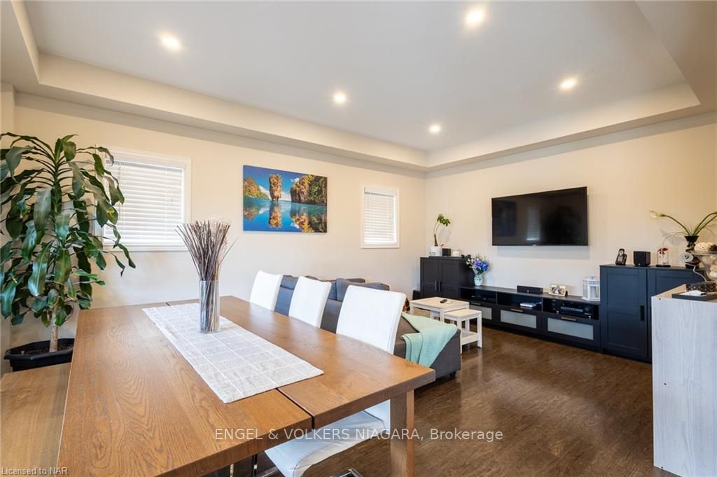 Photo 10 of 459 Silverwood Avenue, Welland, Coyle Creek — HOMEH