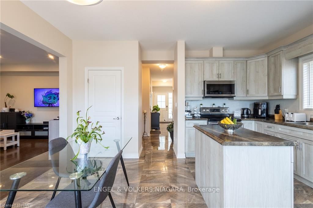 Photo 9 of 459 Silverwood Avenue, Welland, Coyle Creek — HOMEH