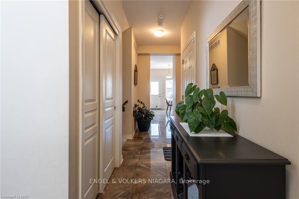 Photo 5 of 459 Silverwood Avenue, Welland, Coyle Creek — HOMEH