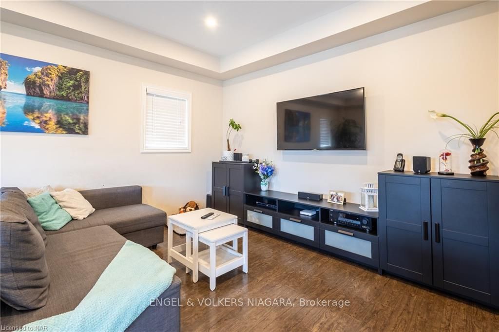 Photo 14 of 459 Silverwood Avenue, Welland, Coyle Creek — HOMEH