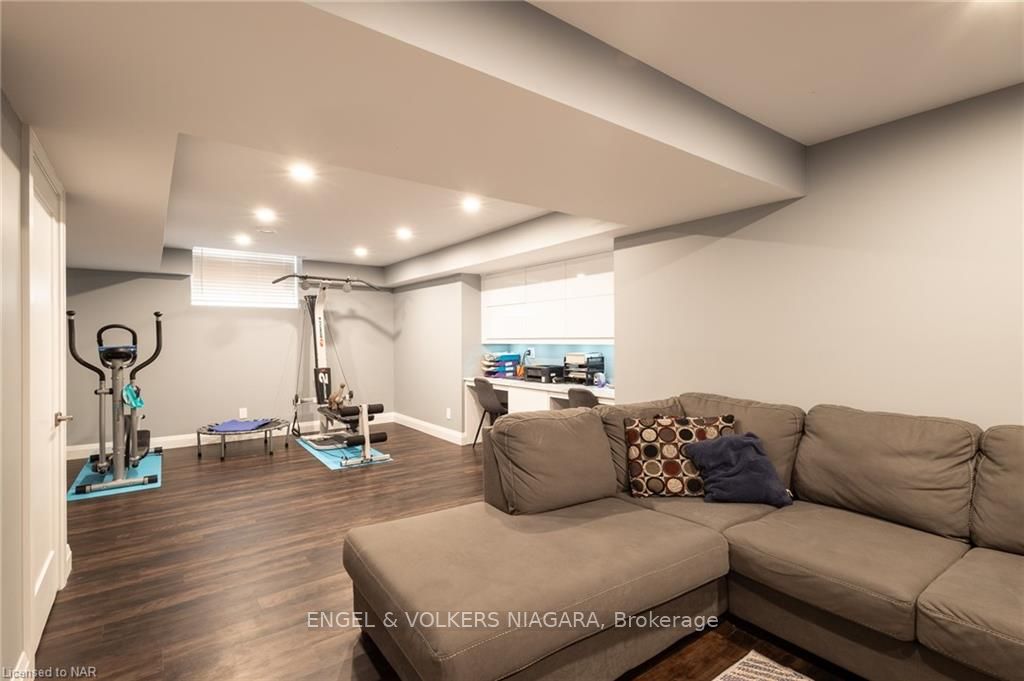 Photo 35 of 459 Silverwood Avenue, Welland, Coyle Creek — HOMEH
