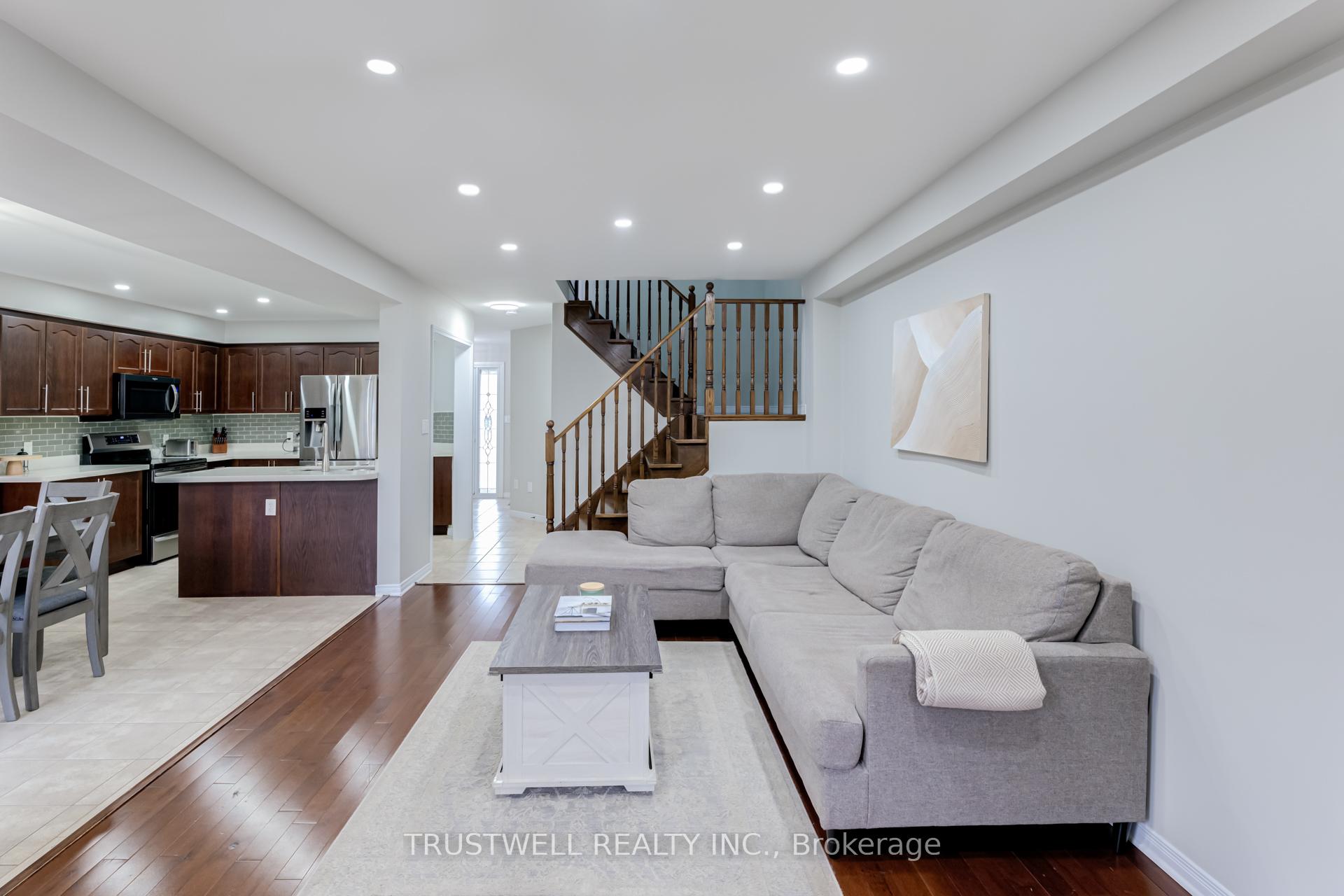 Photo 5 of 544 Luple Avenue, Oshawa, Samac — HOMEH