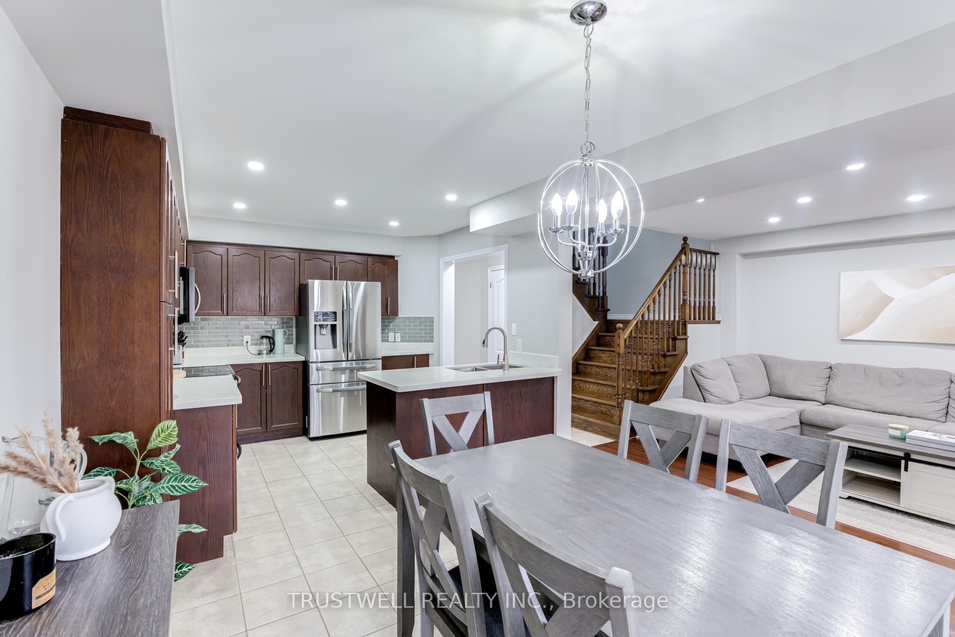 Photo 9 of 544 Luple Avenue, Oshawa, Samac — HOMEH