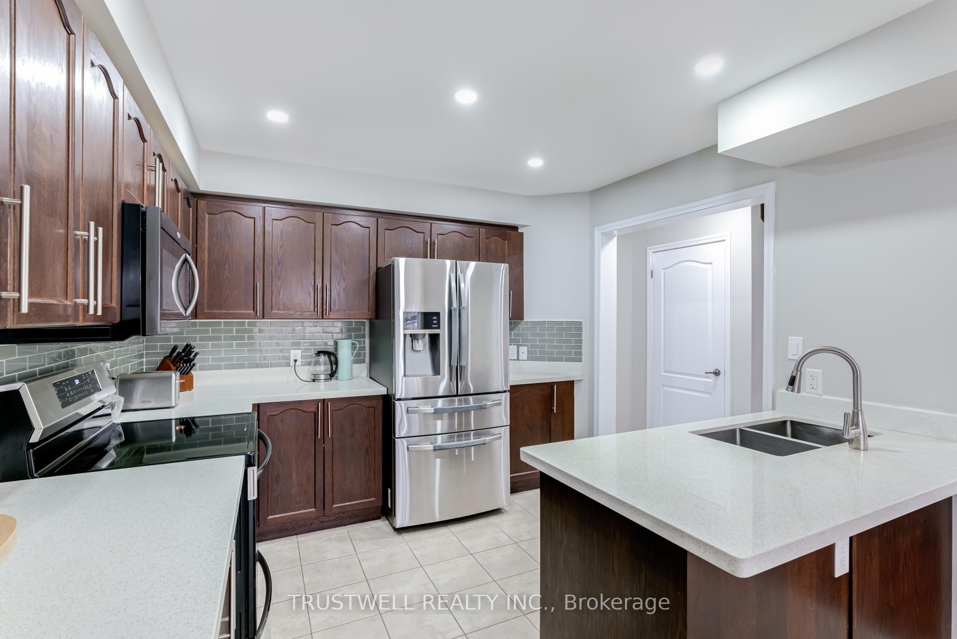 Photo 11 of 544 Luple Avenue, Oshawa, Samac — HOMEH