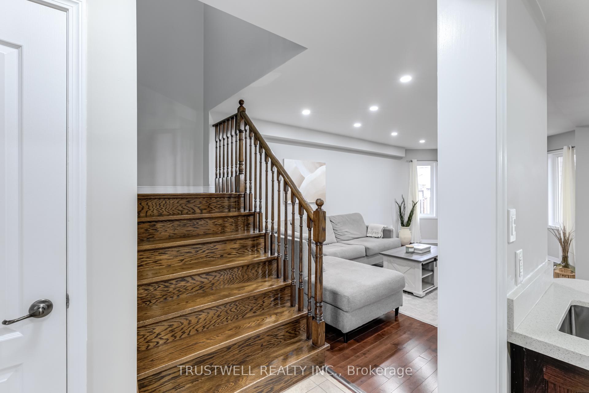 Photo 16 of 544 Luple Avenue, Oshawa, Samac — HOMEH