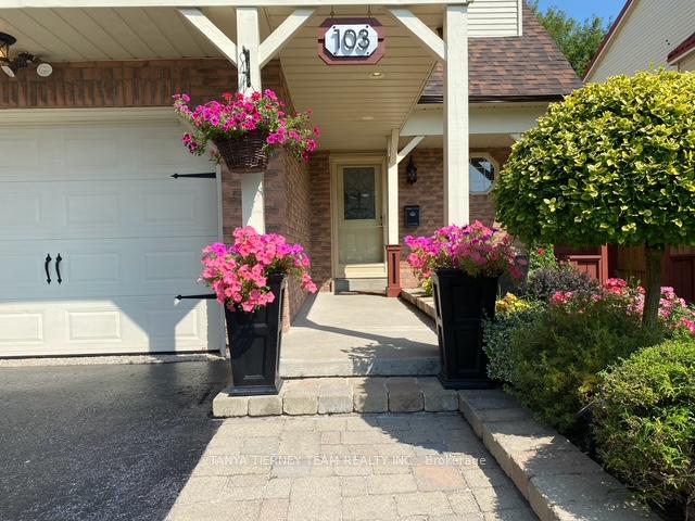 Photo 3 of 103 Bassett Boulevard, Whitby, Pringle Creek — HOMEH