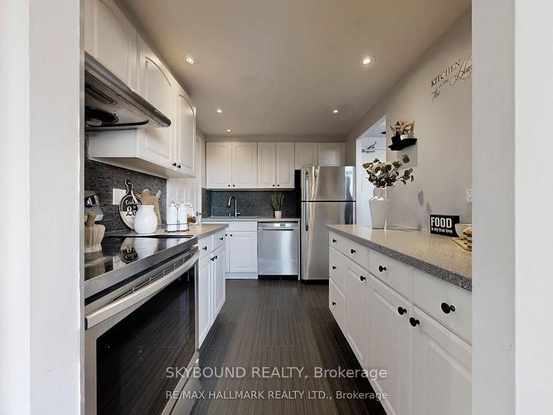 Photo 4 of Unit 817, 5 Parkway Forest Dr, North York, Henry Farm — HOMEH