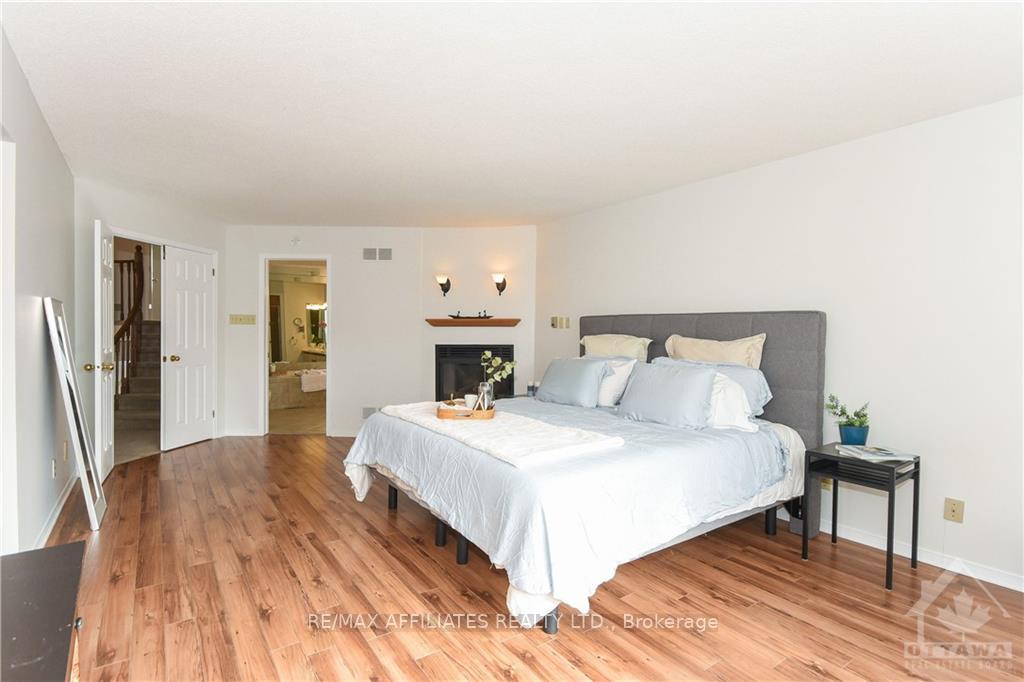 Photo 5 of 1415 York Mills Crescent, Ottawa, Fallingbrook/Ridgemount — HOMEH
