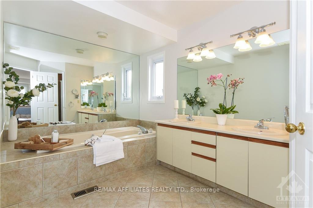 Photo 6 of 1415 York Mills Crescent, Ottawa, Fallingbrook/Ridgemount — HOMEH