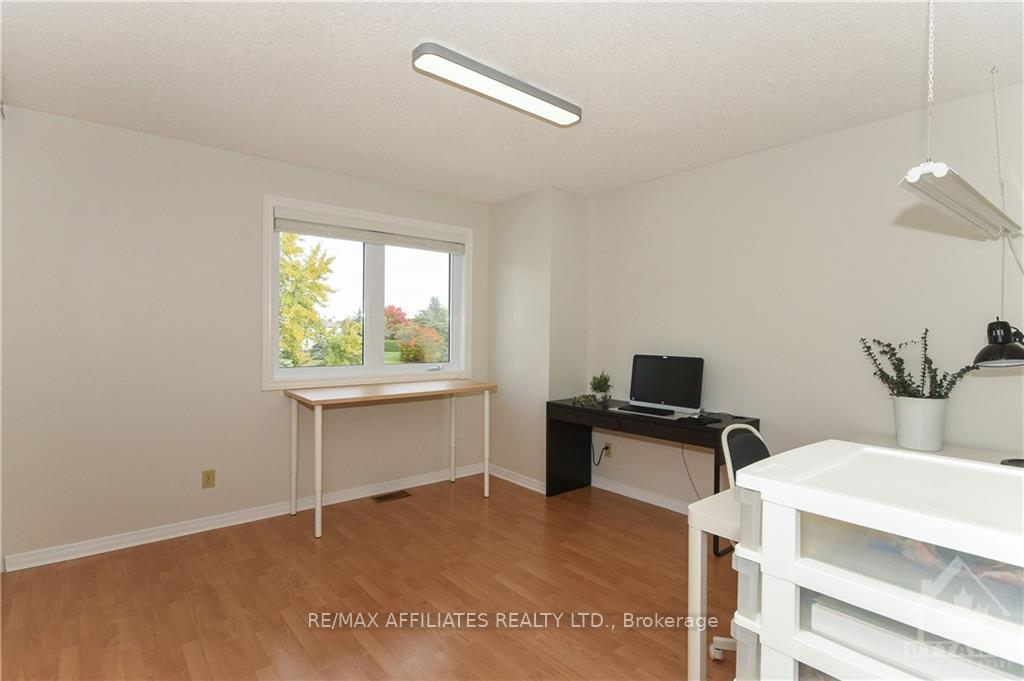 Photo 7 of 1415 York Mills Crescent, Ottawa, Fallingbrook/Ridgemount — HOMEH