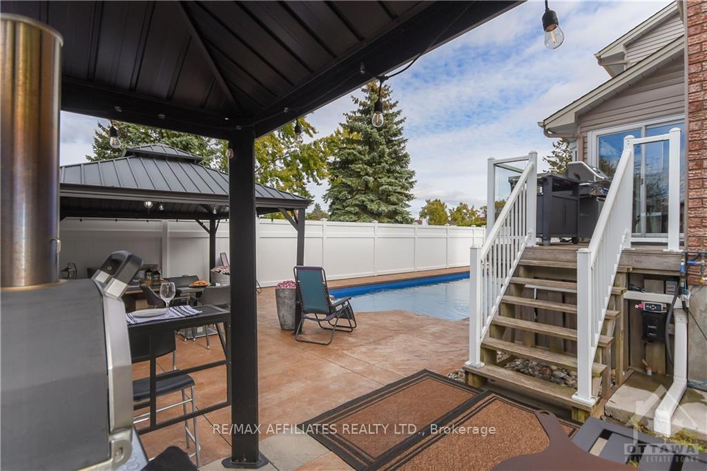 Photo 11 of 1415 York Mills Crescent, Ottawa, Fallingbrook/Ridgemount — HOMEH